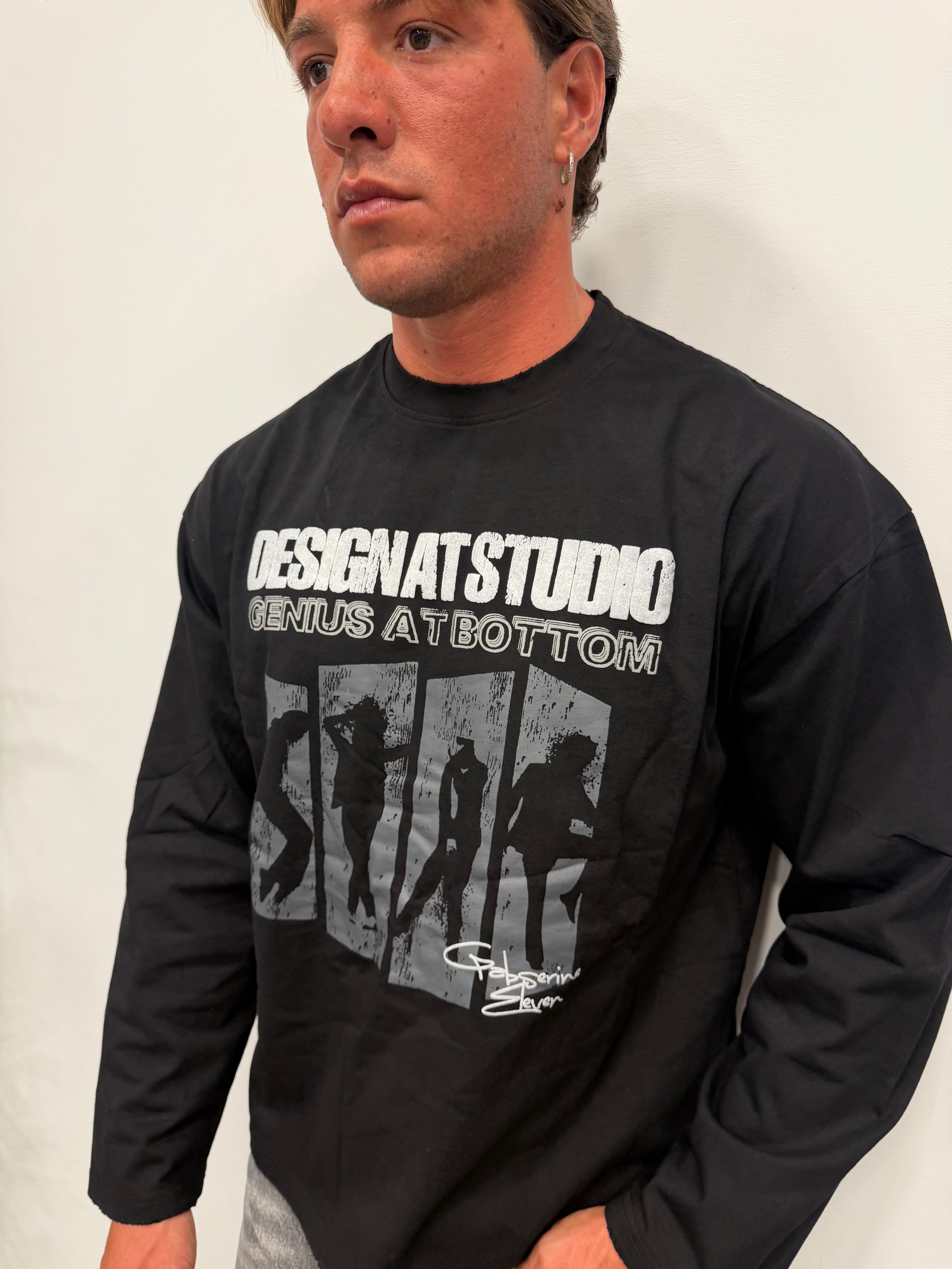 LONGSLEEVE STUDIO